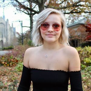 Meet your Posher, Mia